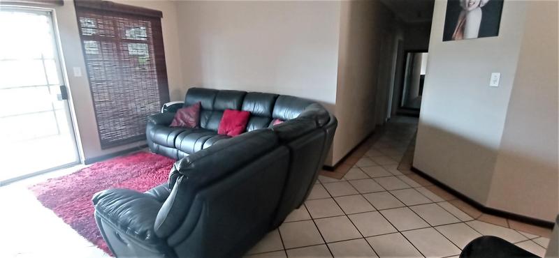 To Let 3 Bedroom Property for Rent in Moreleta Park Gauteng