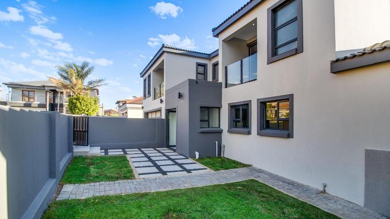 6 Bedroom Property for Sale in Strubensvallei Gauteng