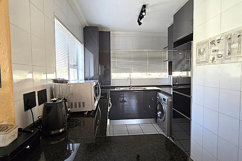 1 Bedroom Property for Sale in Bedfordview Gauteng