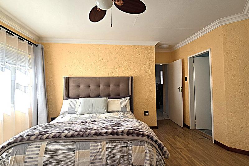 1 Bedroom Property for Sale in Bedfordview Gauteng