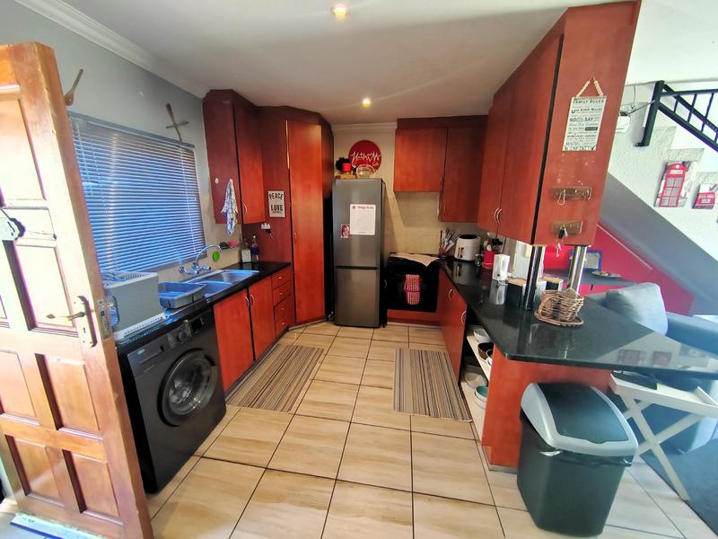 2 Bedroom Property for Sale in Annlin Gauteng