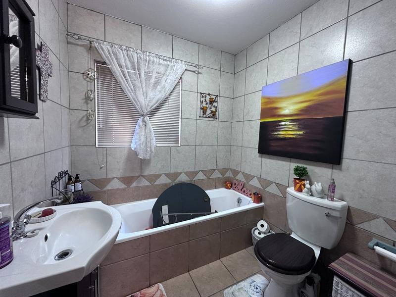 2 Bedroom Property for Sale in Theresa Park Gauteng