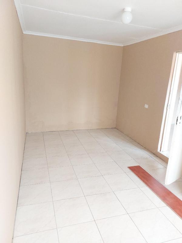 To Let 2 Bedroom Property for Rent in Coronationville Gauteng