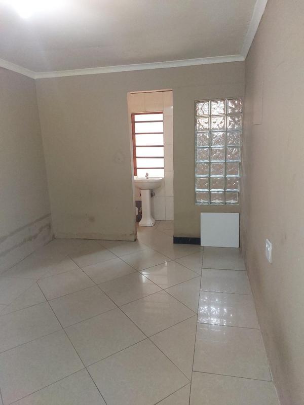 To Let 2 Bedroom Property for Rent in Coronationville Gauteng