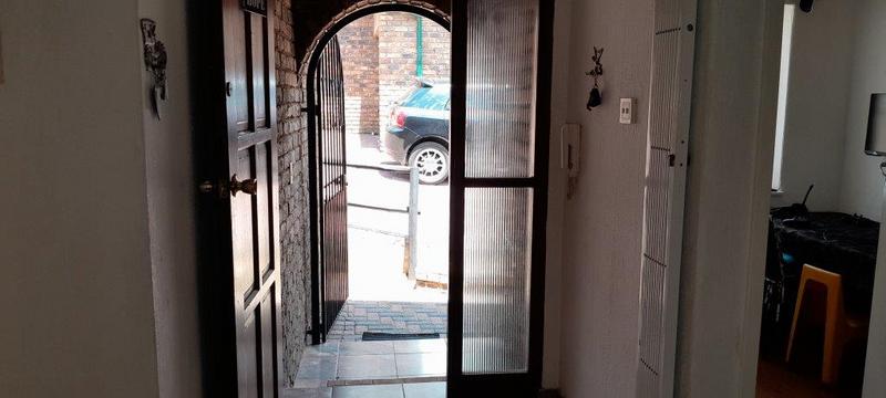 To Let 2 Bedroom Property for Rent in Primrose Hill Gauteng