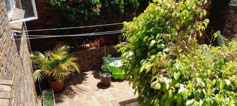 To Let 2 Bedroom Property for Rent in Primrose Hill Gauteng