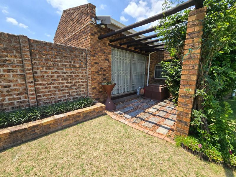 4 Bedroom Property for Sale in Sunward Park Gauteng