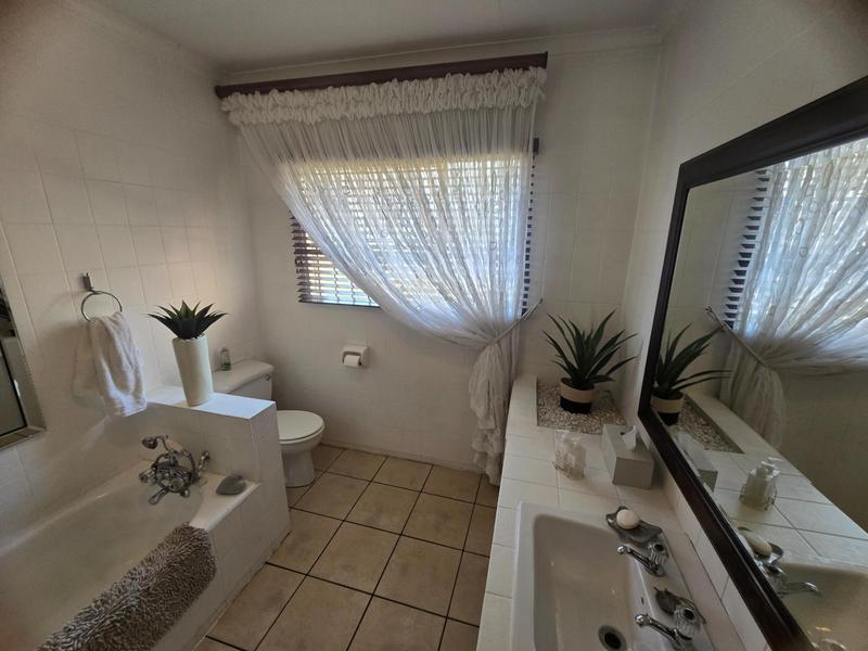 4 Bedroom Property for Sale in Sunward Park Gauteng