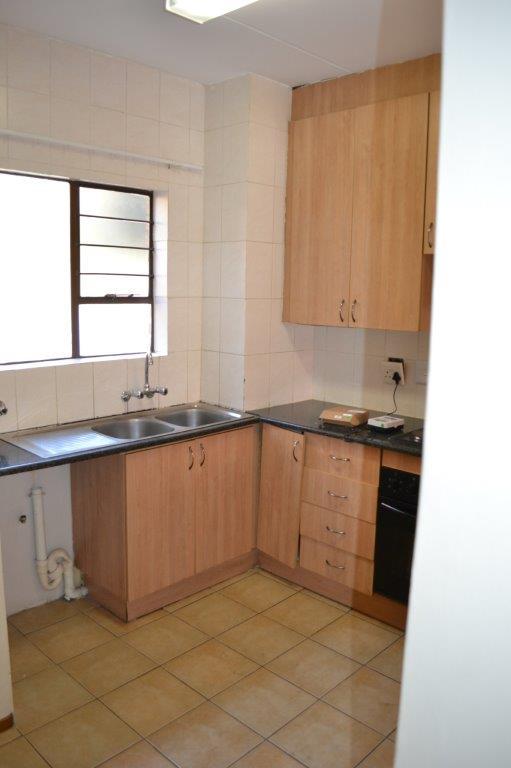 To Let 2 Bedroom Property for Rent in Sonneveld Gauteng