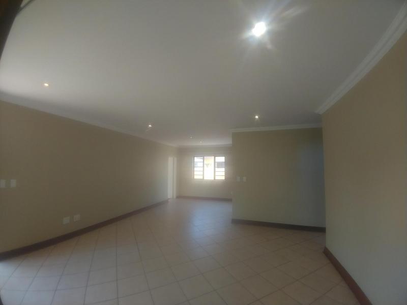 To Let 3 Bedroom Property for Rent in Kenleaf Gauteng