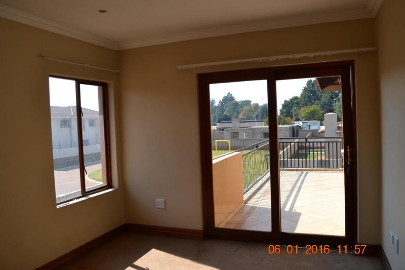 To Let 3 Bedroom Property for Rent in Kenleaf Gauteng