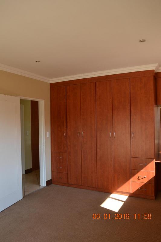 To Let 3 Bedroom Property for Rent in Kenleaf Gauteng