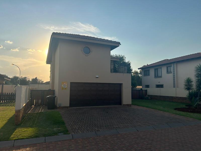 To Let 3 Bedroom Property for Rent in Kenleaf Gauteng