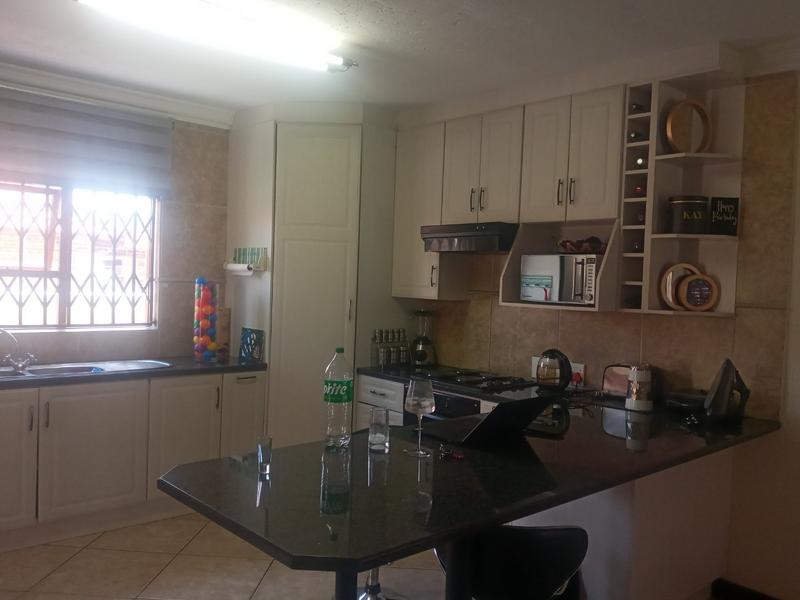 To Let 3 Bedroom Property for Rent in Greenhills Gauteng