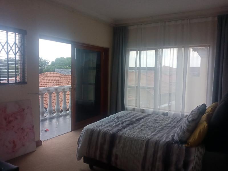 To Let 3 Bedroom Property for Rent in Greenhills Gauteng