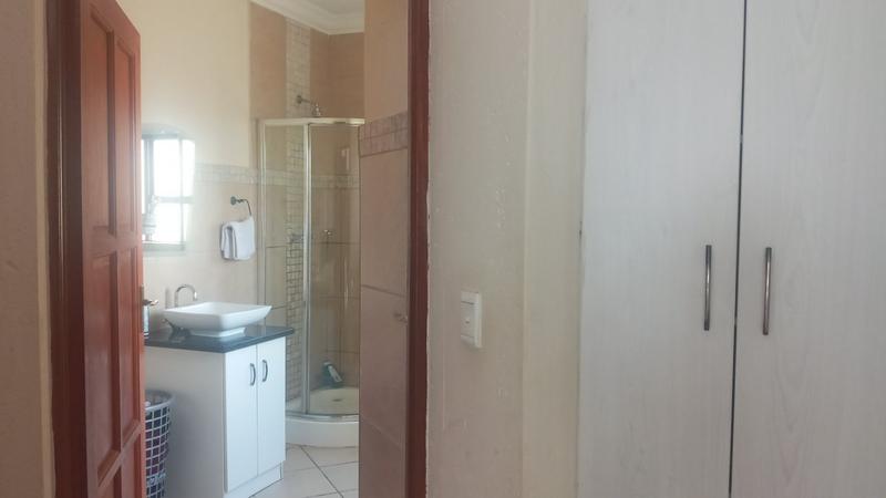 To Let 3 Bedroom Property for Rent in Greenhills Gauteng