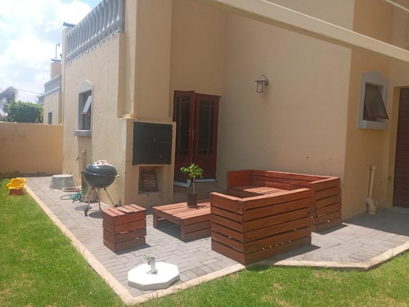 To Let 3 Bedroom Property for Rent in Greenhills Gauteng