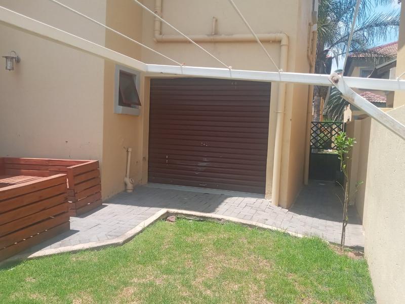 To Let 3 Bedroom Property for Rent in Greenhills Gauteng