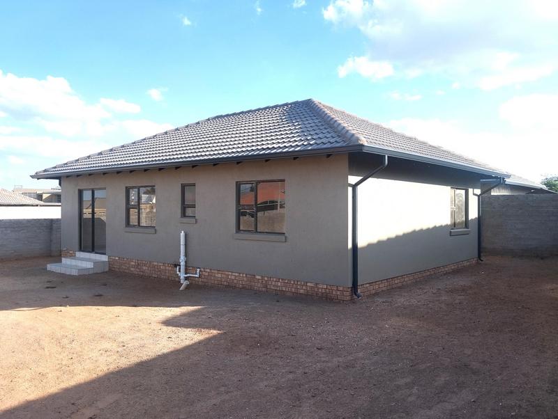 3 Bedroom Property for Sale in Azaadville Gauteng