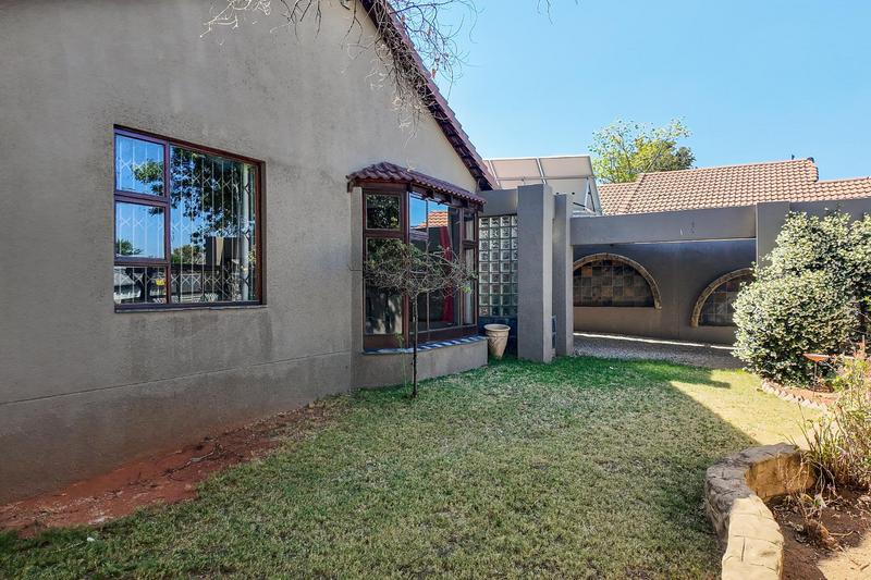 3 Bedroom Property for Sale in Bromhof Gauteng