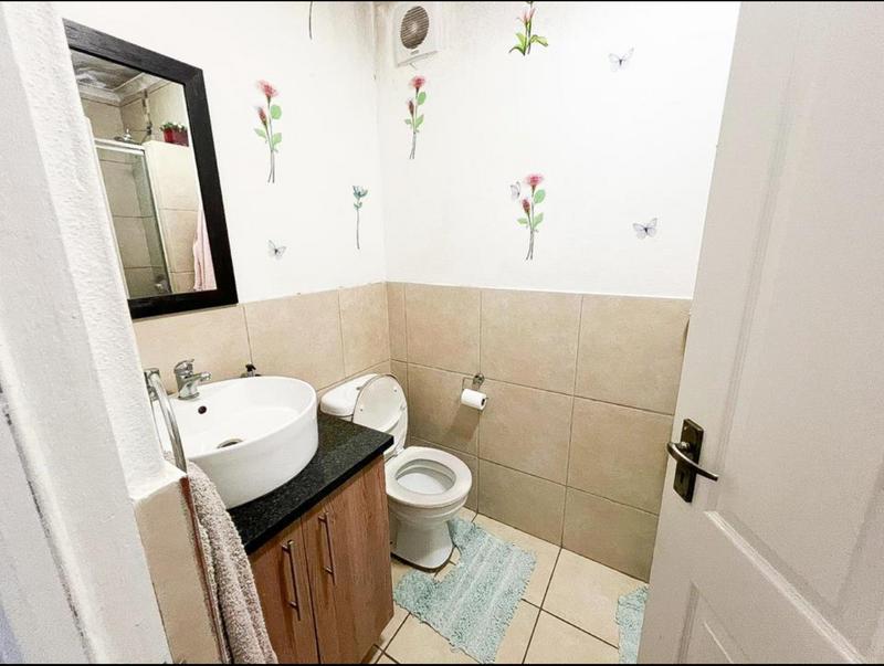 To Let 2 Bedroom Property for Rent in Ruimsig Gauteng