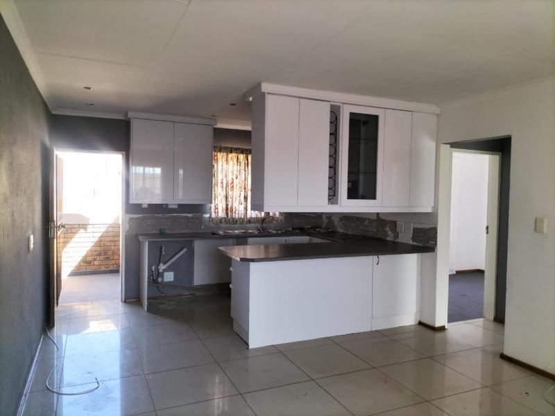 To Let 2 Bedroom Property for Rent in Terenure Gauteng