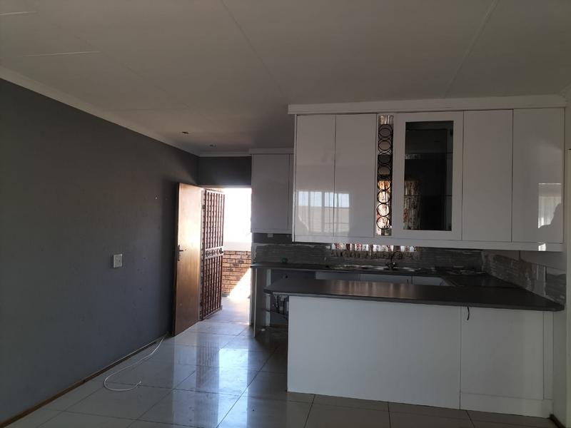 To Let 2 Bedroom Property for Rent in Terenure Gauteng