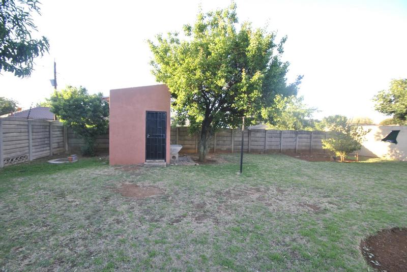 3 Bedroom Property for Sale in Dawn Park Gauteng