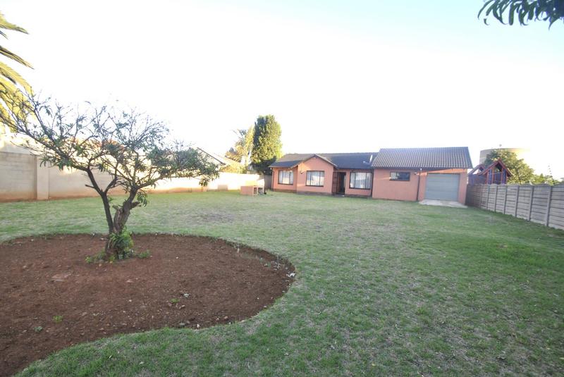 3 Bedroom Property for Sale in Dawn Park Gauteng