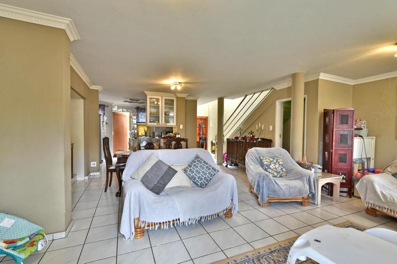 2 Bedroom Property for Sale in Oakdene Gauteng