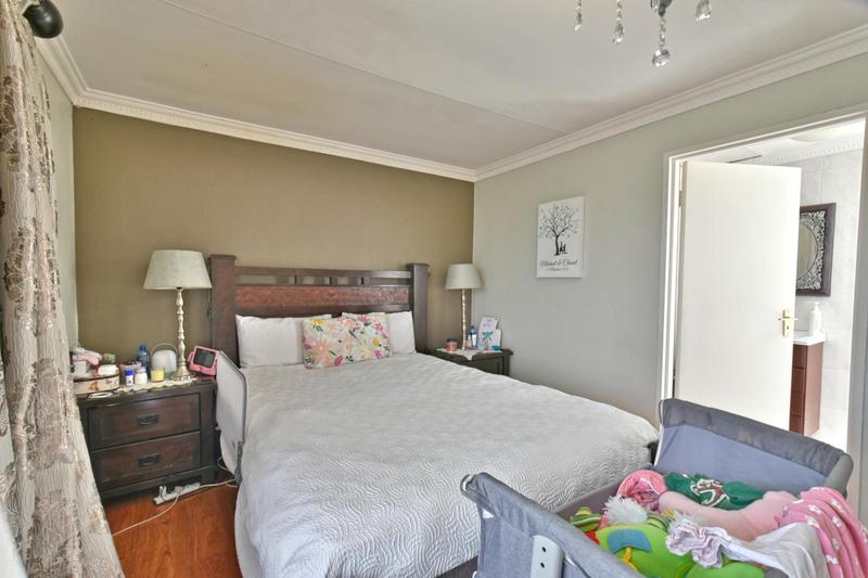 2 Bedroom Property for Sale in Oakdene Gauteng