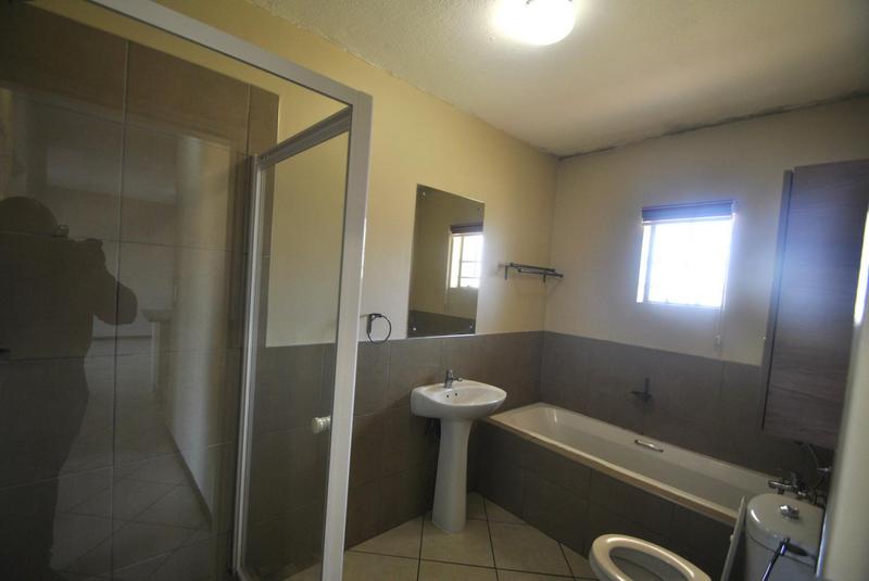 2 Bedroom Property for Sale in Noordwyk Gauteng