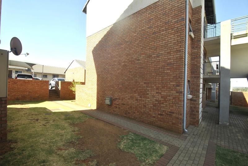 2 Bedroom Property for Sale in Noordwyk Gauteng