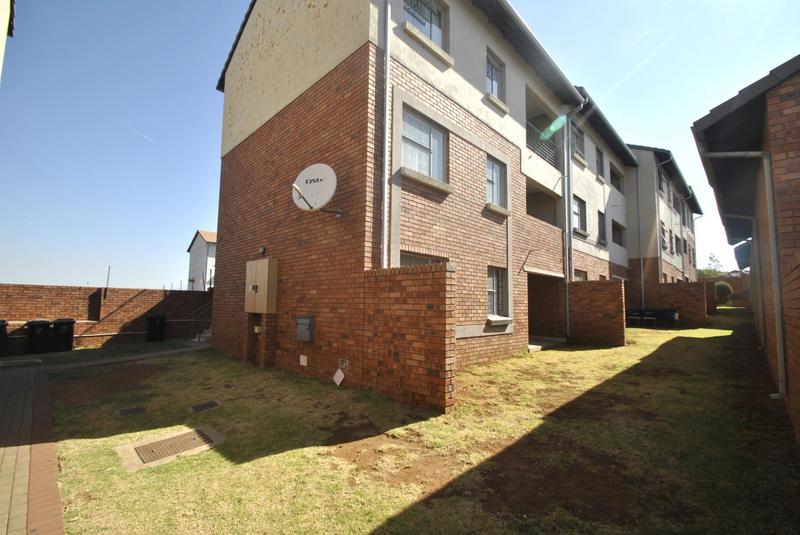 2 Bedroom Property for Sale in Noordwyk Gauteng