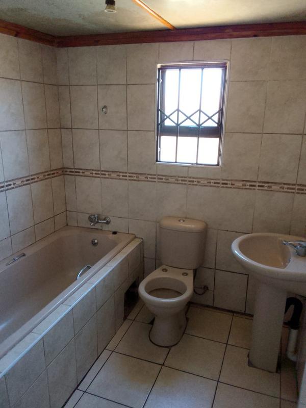 To Let 2 Bedroom Property for Rent in Meadowlands Gauteng