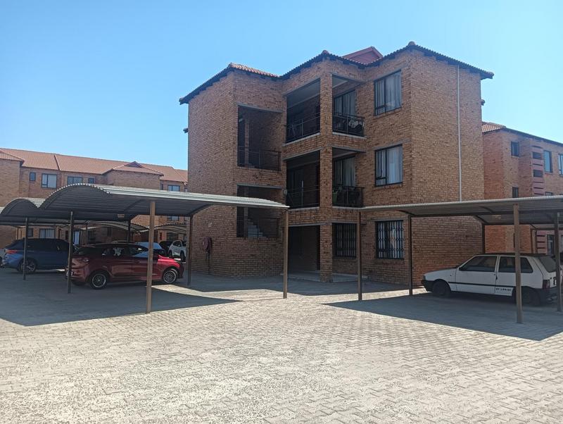 2 Bedroom Property for Sale in Cruywagenpark Gauteng