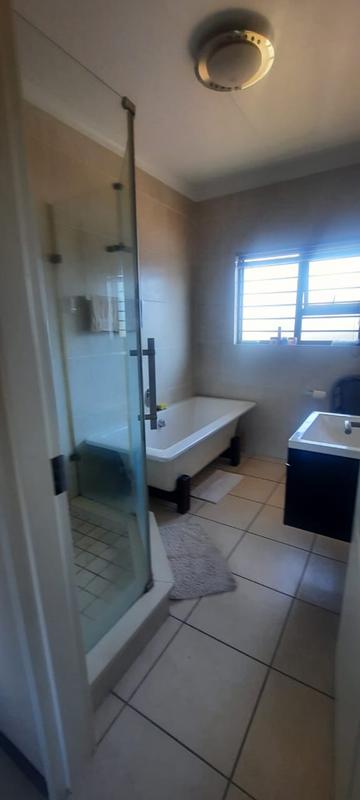 To Let 2 Bedroom Property for Rent in Noordwyk Gauteng