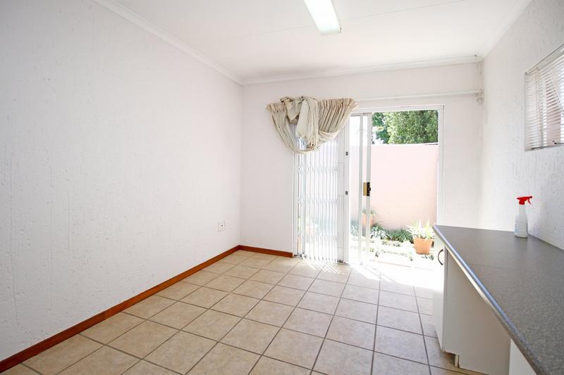 To Let 3 Bedroom Property for Rent in Magaliessig Gauteng