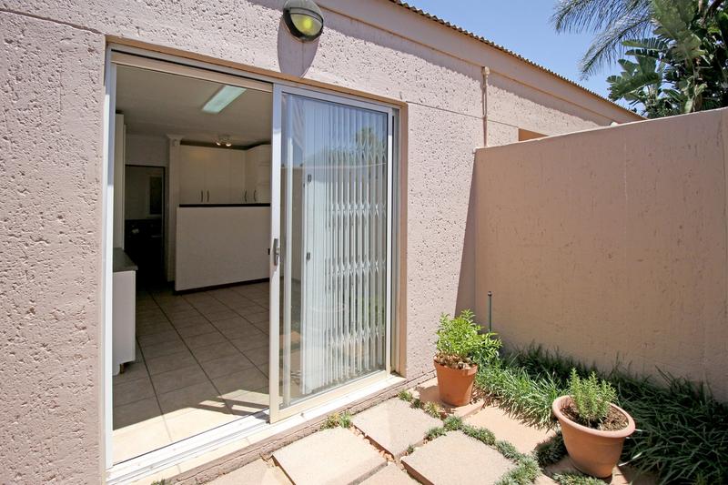 To Let 3 Bedroom Property for Rent in Magaliessig Gauteng