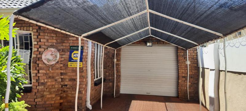 3 Bedroom Property for Sale in Mountain View Gauteng