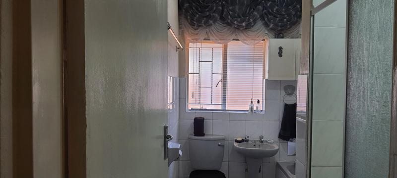 3 Bedroom Property for Sale in Mountain View Gauteng