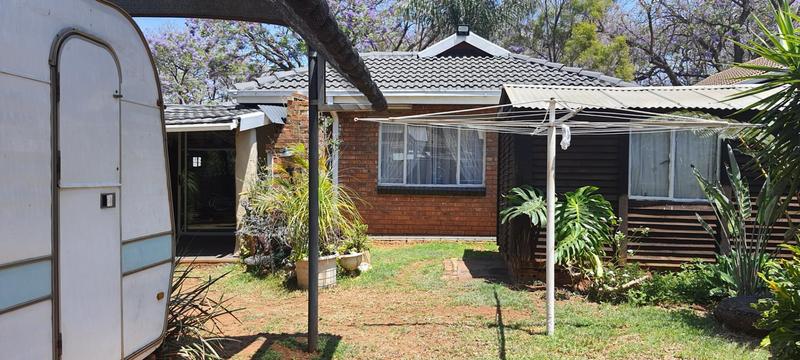 3 Bedroom Property for Sale in Mountain View Gauteng