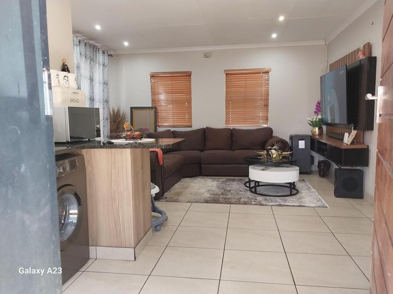 3 Bedroom Property for Sale in Albertsdal Gauteng