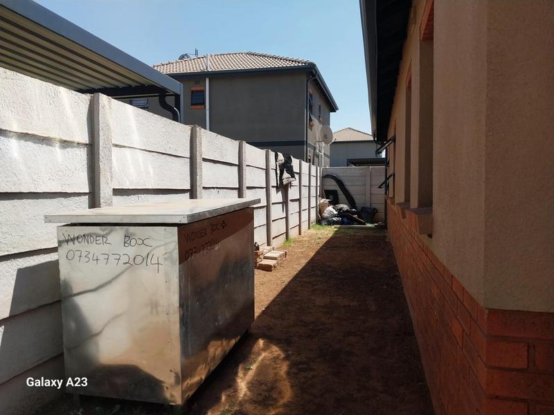 3 Bedroom Property for Sale in Albertsdal Gauteng