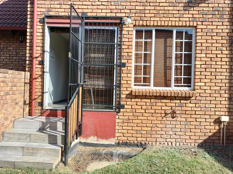 To Let 2 Bedroom Property for Rent in Zwartkop Ext 7 Gauteng