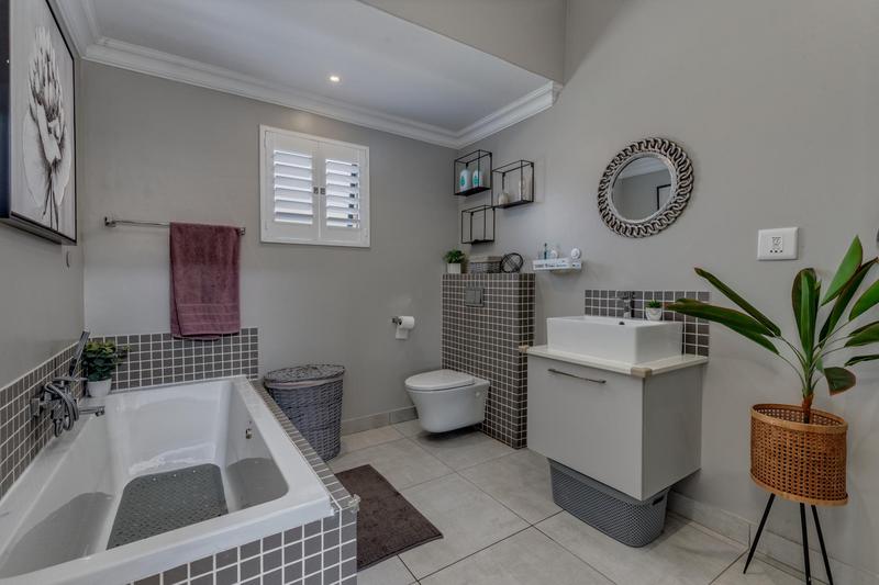 3 Bedroom Property for Sale in Broadacres Gauteng