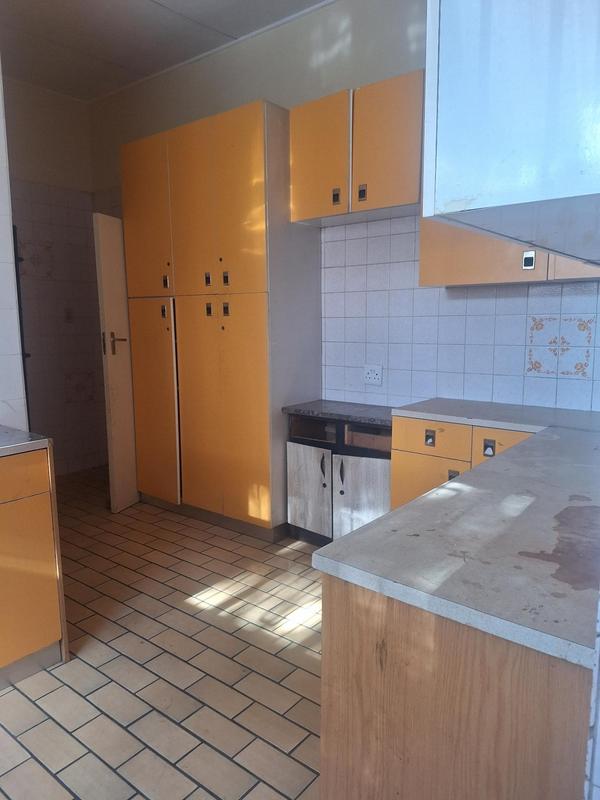 5 Bedroom Property for Sale in Observatory Gauteng