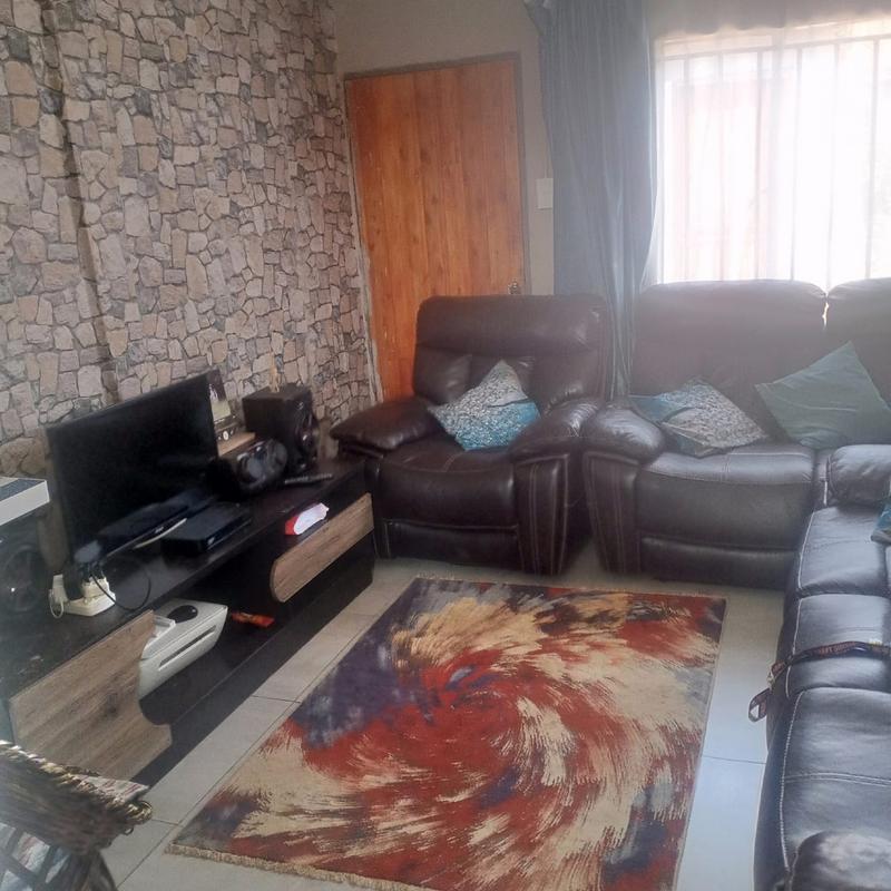 2 Bedroom Property for Sale in Palm Ridge Gauteng