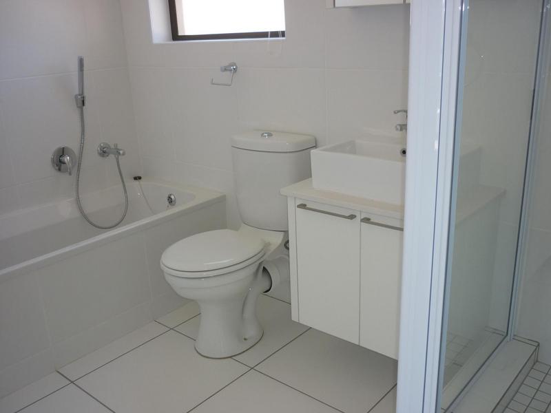 2 Bedroom Property for Sale in Barbeque Downs Gauteng