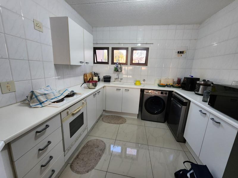 To Let 2 Bedroom Property for Rent in Sunninghill Gauteng